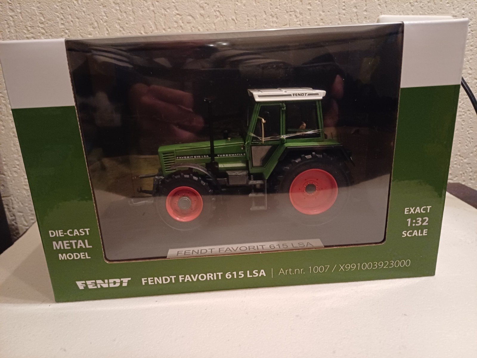 te koop fendt 615 lsa weise, Hobby en Vrije tijd, Modelauto's | 1:32, Ophalen of Verzenden, Nieuw, Tractor of Landbouw, Overige merken