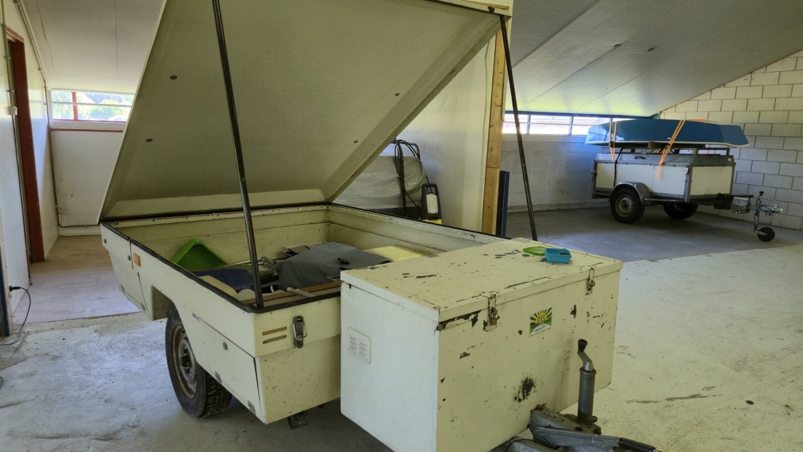 Gratis lege vouwwagen - bagagewagen, Ophalen