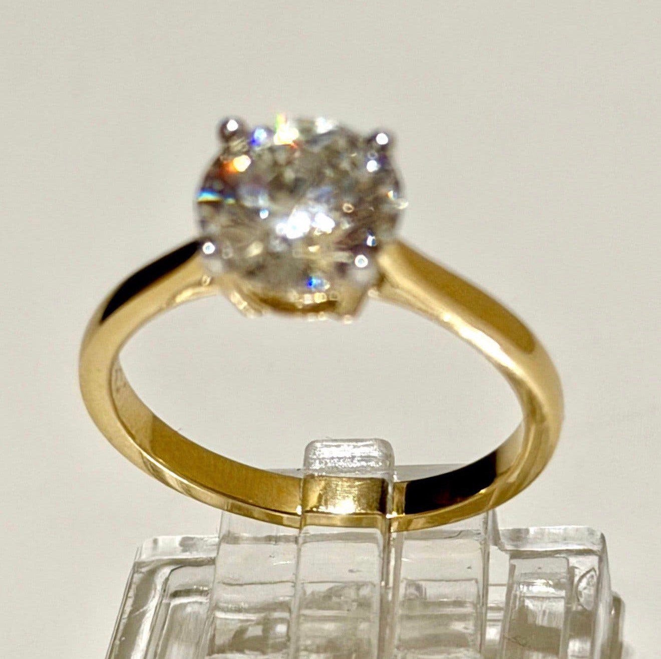 Ronde gouden solitaire verlovingsring met VS1 diamant 2.00ct, Nieuw, Ophalen of Verzenden, 17 tot 18, Met edelsteen