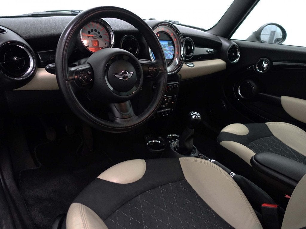MINI Cooper S look- Panoramadak, BI-Colour Interieur, Naviga, Voorwielaandrijving, Gebruikt, 4 cilinders, Met garantie (alle)