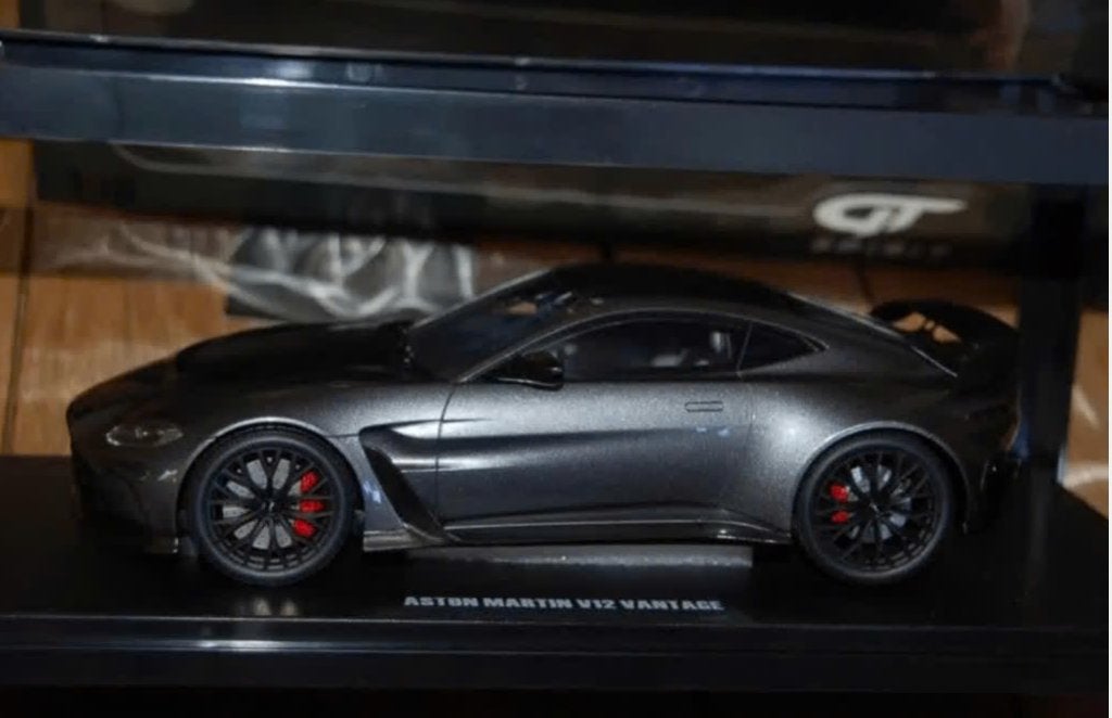 1:18 ASTON MARTIN V12 VANTAGE grey GT443 GT spirit WRH, Verzenden, Zo goed als nieuw, Auto, Overige merken