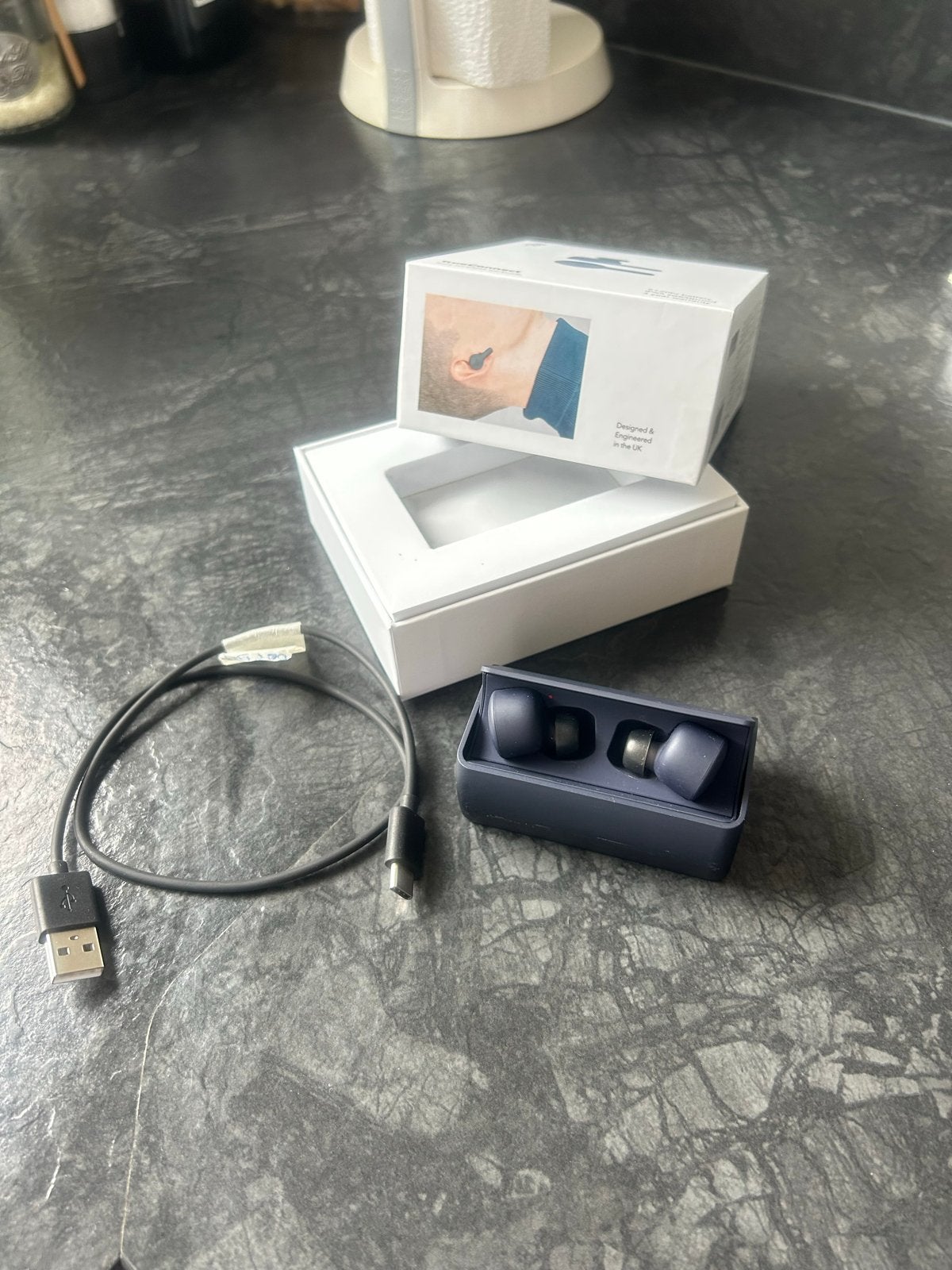 RHA Earbuds - Donkerblauw., Audio, Tv en Foto, Koptelefoons, Overige merken, In-ear, Ophalen of Verzenden, Zo goed als nieuw