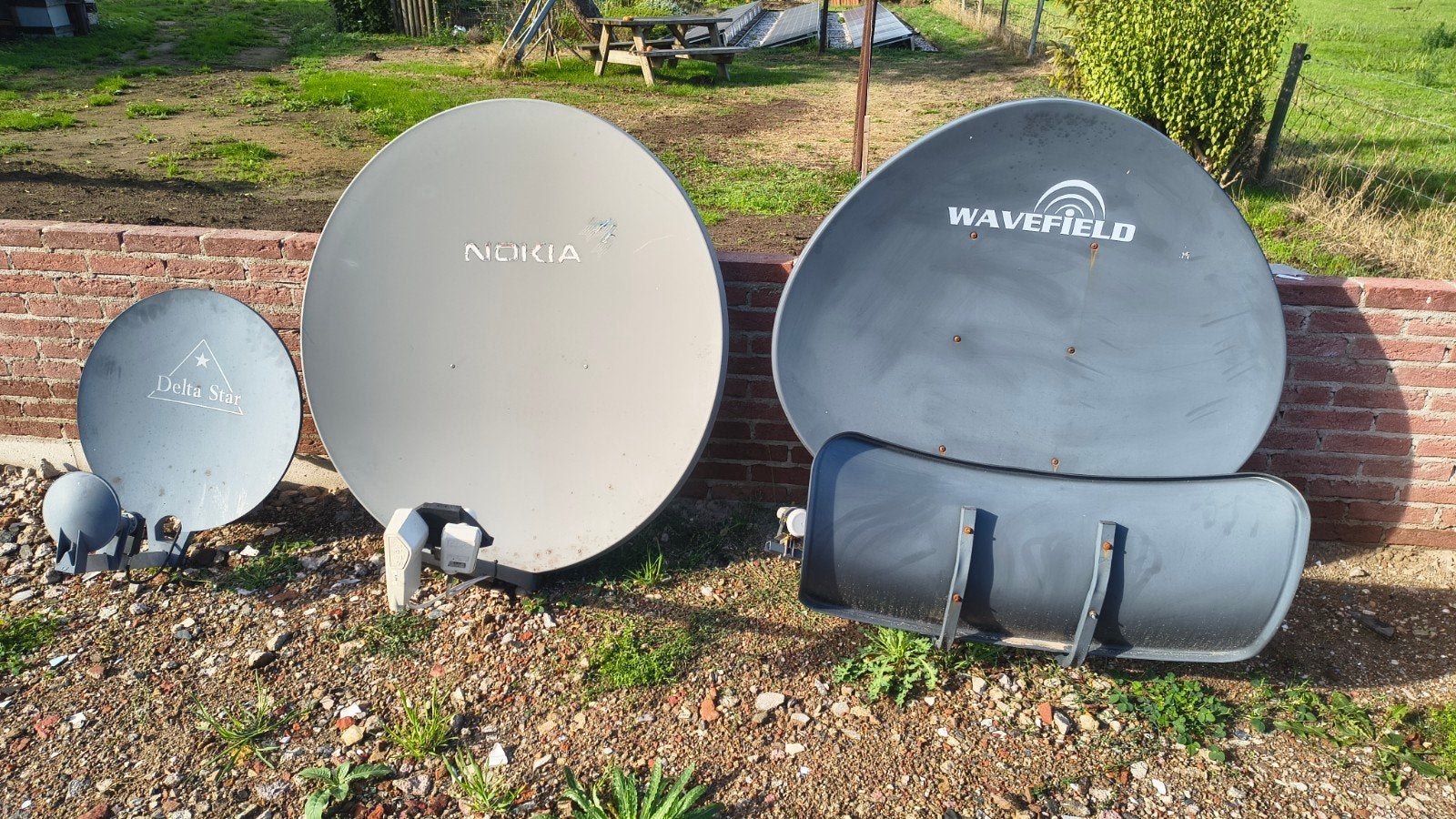 Satellite schotels, Wave frontier, Nokia, Delta gregorian, Ophalen, Gebruikt, (Schotel)antenne, Overige merken