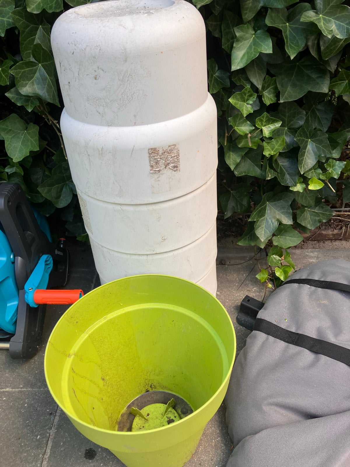 Diverse gebruikte bloempotten en plantenbakken, Kunststof, Gebruikt, Rond, Binnen