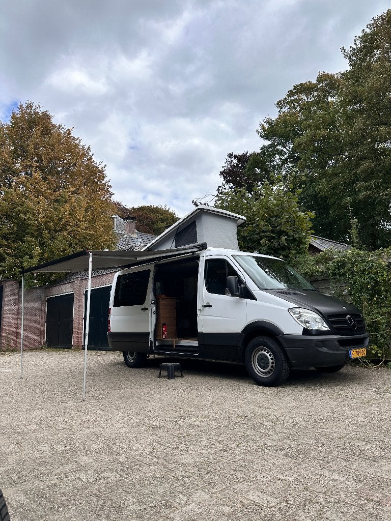 Mercedes Sprinter camper – 4 pers – APK tot september 2026, Chemisch toilet, Buscamper of Camperbus, Kluisje, Particulier