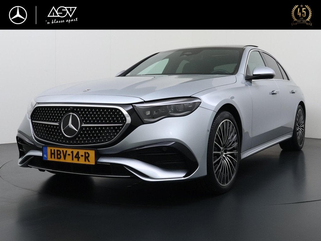 Mercedes-Benz E-klasse 300 e AMG Line | Superscreen | Panora, Automaat, Achterwielaandrijving, Gebruikt, 4 cilinders