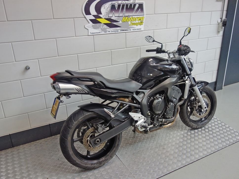 YAMAHA FZ 6 N, 4 cilinders, Motorrijbewijs A, Bedrijf, Onbekend