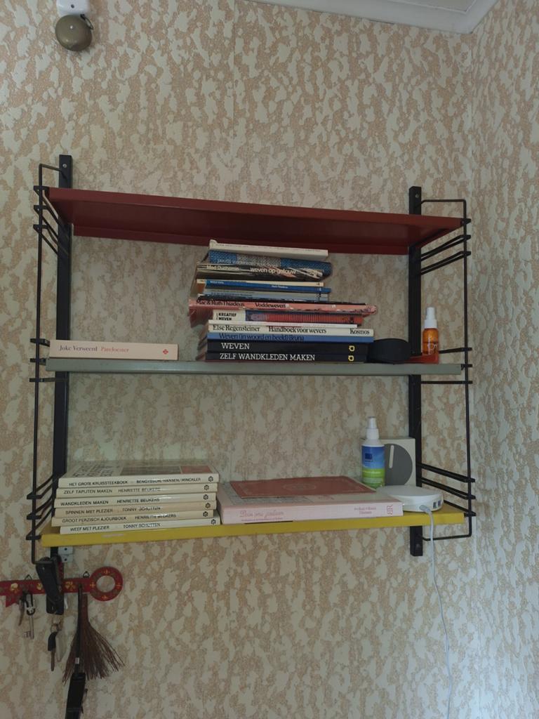 Vintage Tomado boekenrek - boekenplank, Huis en Inrichting, Kasten | Boekenkasten, Met plank(en), Minder dan 50 cm, Gebruikt, Vintage, Mid-century modern