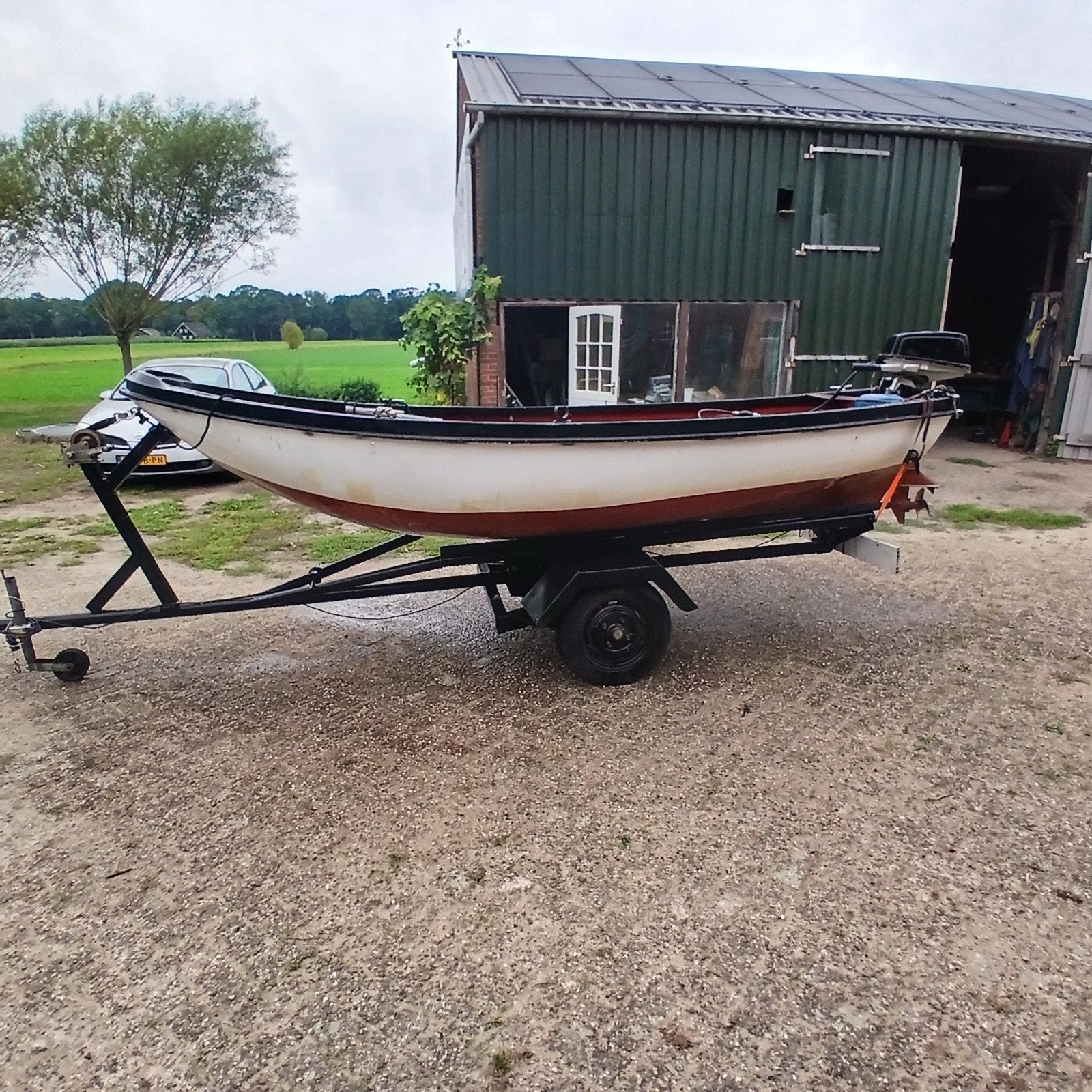 Visboot met 8pk langstaart motor en trailer, Gebruikt, Buitenboordmotor, Visboot, Trailer
