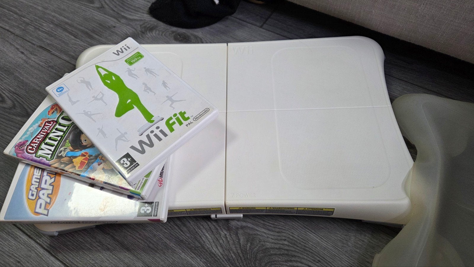 Wii Balance Board met 3 spellen (Wii Fit, Carnival Minigolf), Ophalen of Verzenden