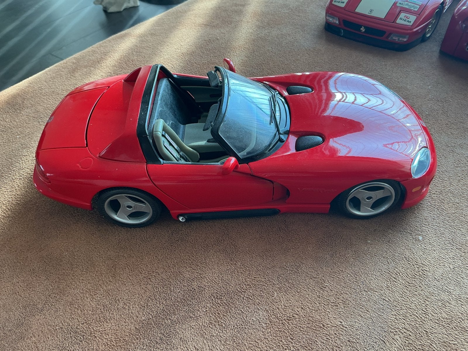 Bburago Dodge Viper RT/10 Schaalmodel Rood (1:18), Ophalen, Zo goed als nieuw, Auto, Bburago