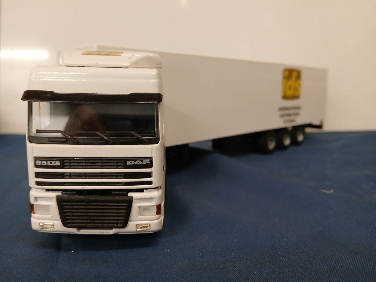 Lion Toys DAF 95 XF met voorloopas., Ophalen, Zo goed als nieuw, Bus of Vrachtwagen, Lion Toys