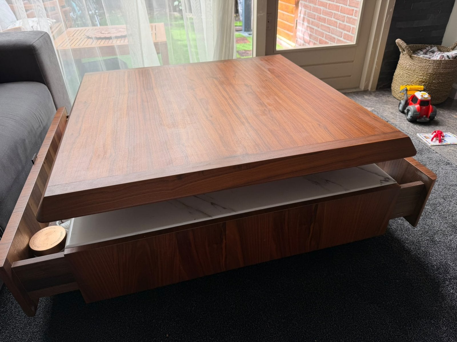 Walnoot Salontafel 1x1m met Wieltjes - Goede Kwaliteit, Huis en Inrichting, Gebruikt, 100 tot 150 cm, Vierkant, Ophalen of Verzenden