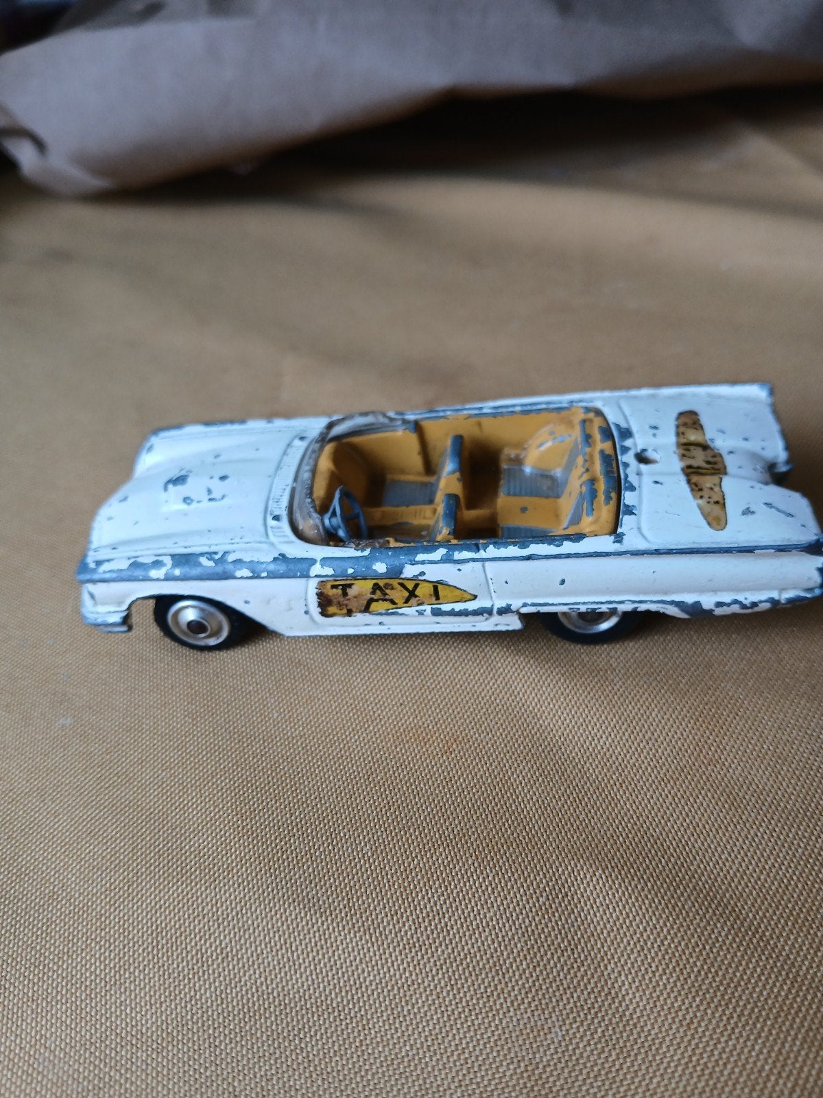 Bermuda Taxi Ford Thunderbird.  Corgi toys, opknapper, Ophalen of Verzenden, Gebruikt, Auto, Corgi