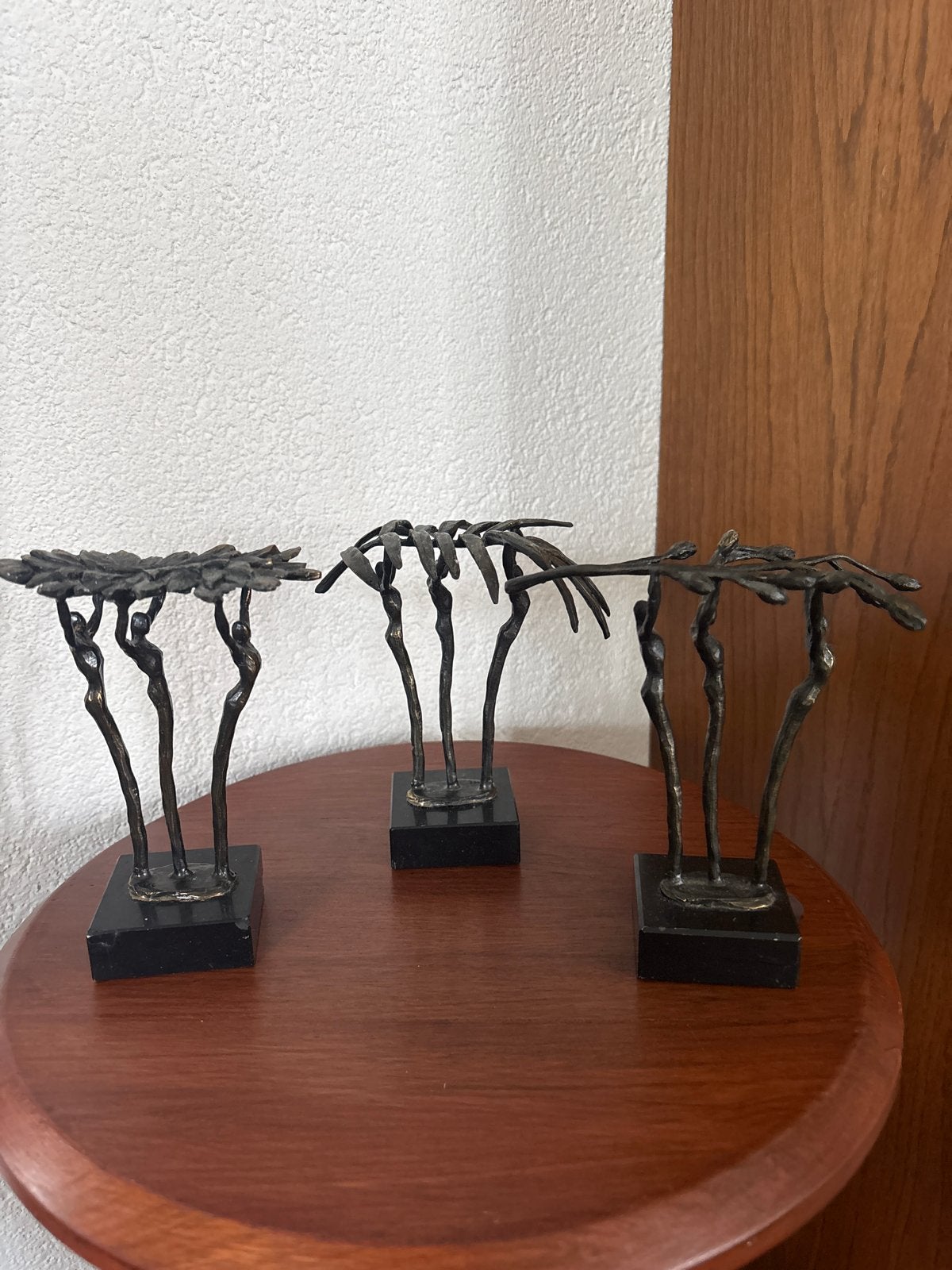 Set van 3 bronzen beelden - Abstracte figuren met bladeren, Ophalen, Minder dan 20 cm, Beeld, Abstract