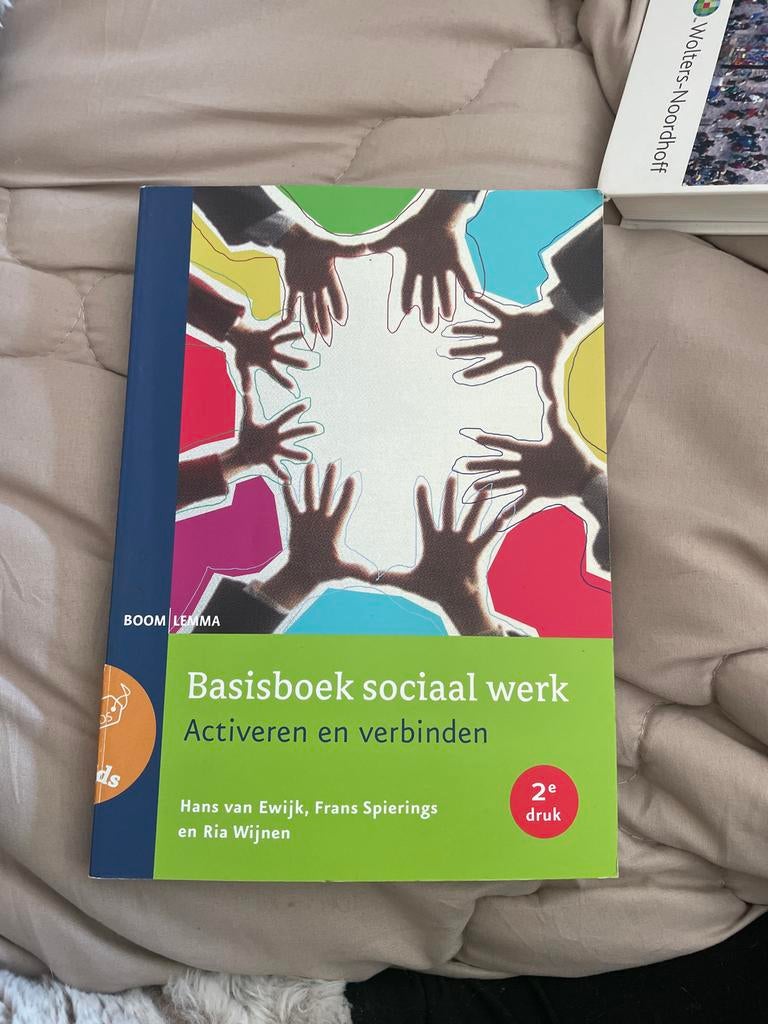 Basisboek sociaal werk activeren en verbinden 2e druk, Boeken, Ophalen of Verzenden, Gamma, Gelezen, HBO