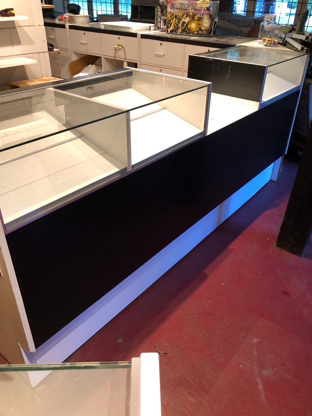 Toonbank/vitrine, Ophalen, Zo goed als nieuw