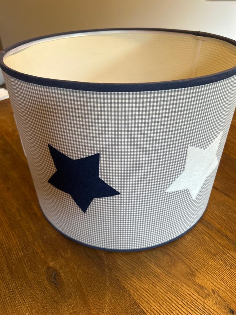 Leuke lampenkap met sterren, blauw/wit geruit, Huis en Inrichting, Lampen | Lampenkappen, Ophalen, 25 tot 50 cm, Wit, Rond
