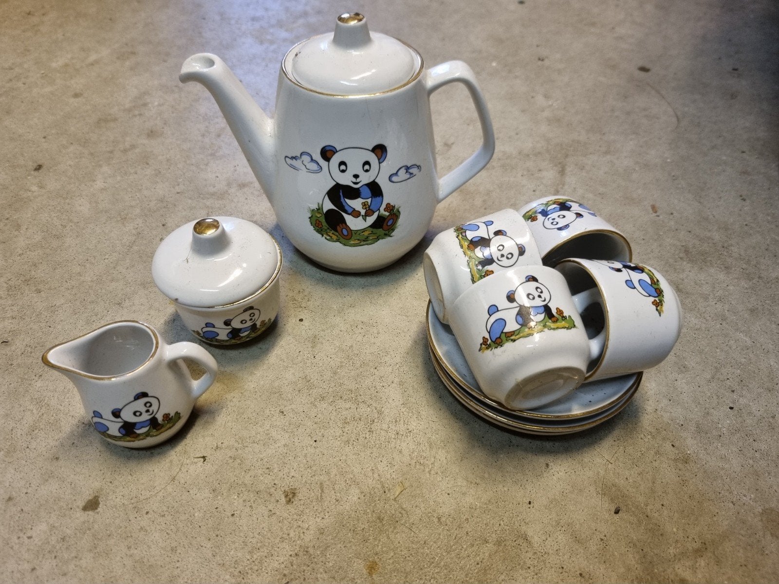 porselein kinderservies set met pandabeer, Kinderen en Baby's, Speelgoed | Overig, Ophalen, Zo goed als nieuw, Jongen of Meisje