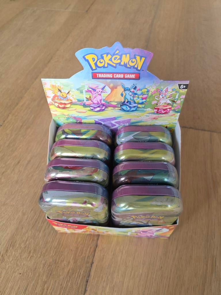 Prismatic Evolutions Mini Tin Display, Ophalen of Verzenden, Nieuw, Overige typen