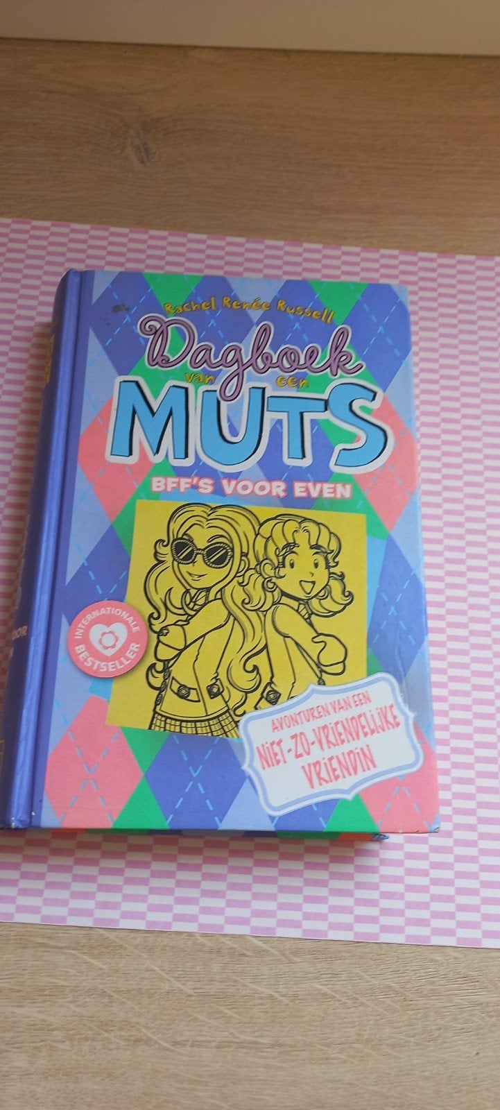 Dagboek van een Muts: BFF's voor even - Rachel Renée Russell, Boeken, Ophalen of Verzenden, Zo goed als nieuw, Rachel Renée Russell