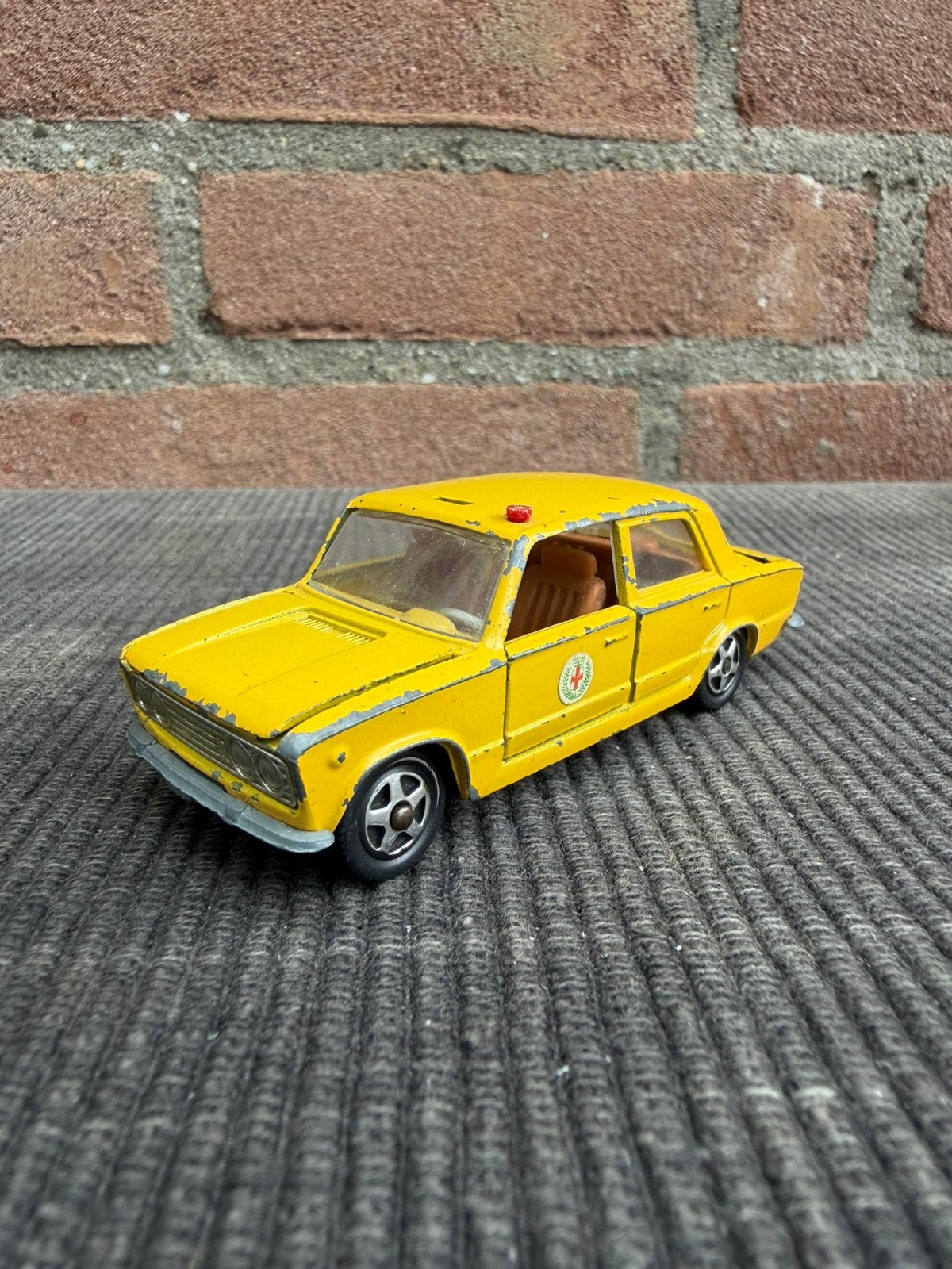 1:43 Mebetoys A-41 Fiat 124 raid (incompleet), Ophalen of Verzenden, Gebruikt, Auto, Overige merken