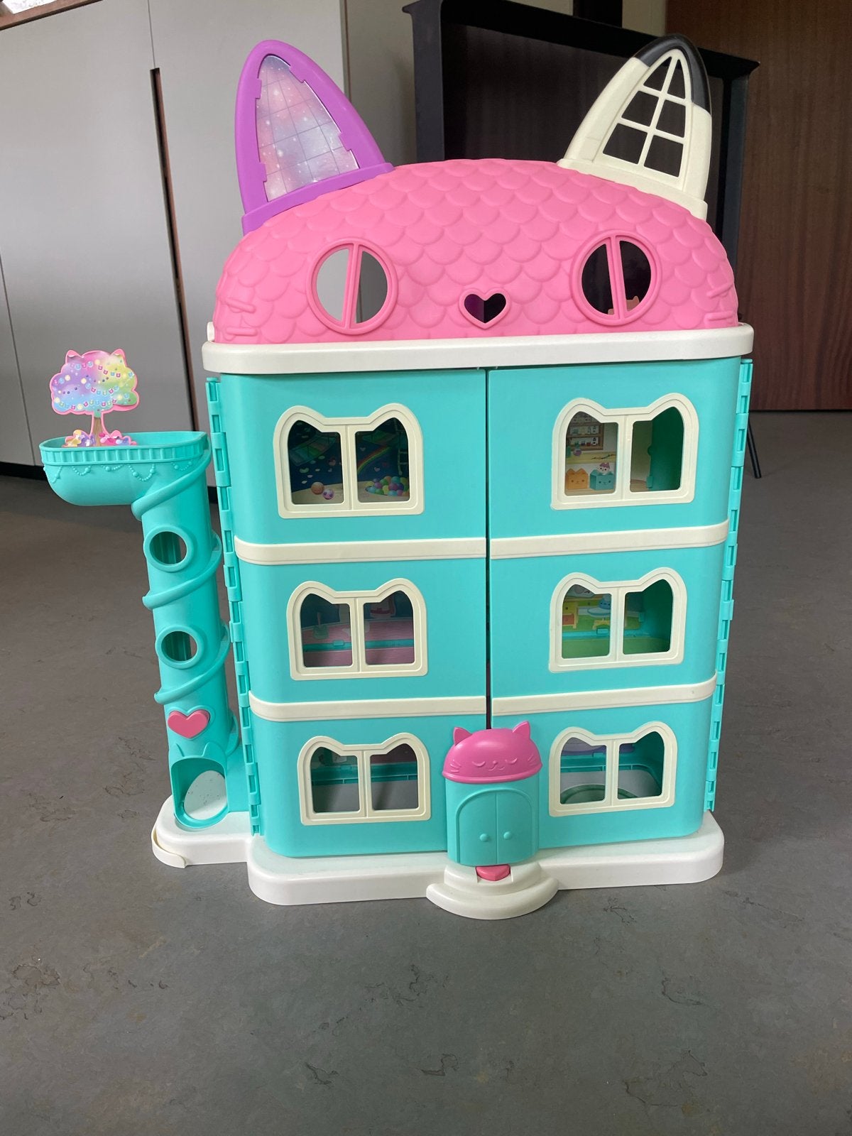 Gaby's poppenhuis speelhuis met poppetjes, Ophalen of Verzenden, Gebruikt, Overige typen