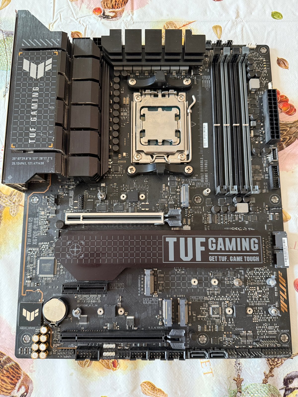 ASUS TUF GAMING X670E-Plus + 7800X3D mogelijk defect?, Computers en Software, Ophalen of Verzenden, E-ATX, Socket AM5, AMD