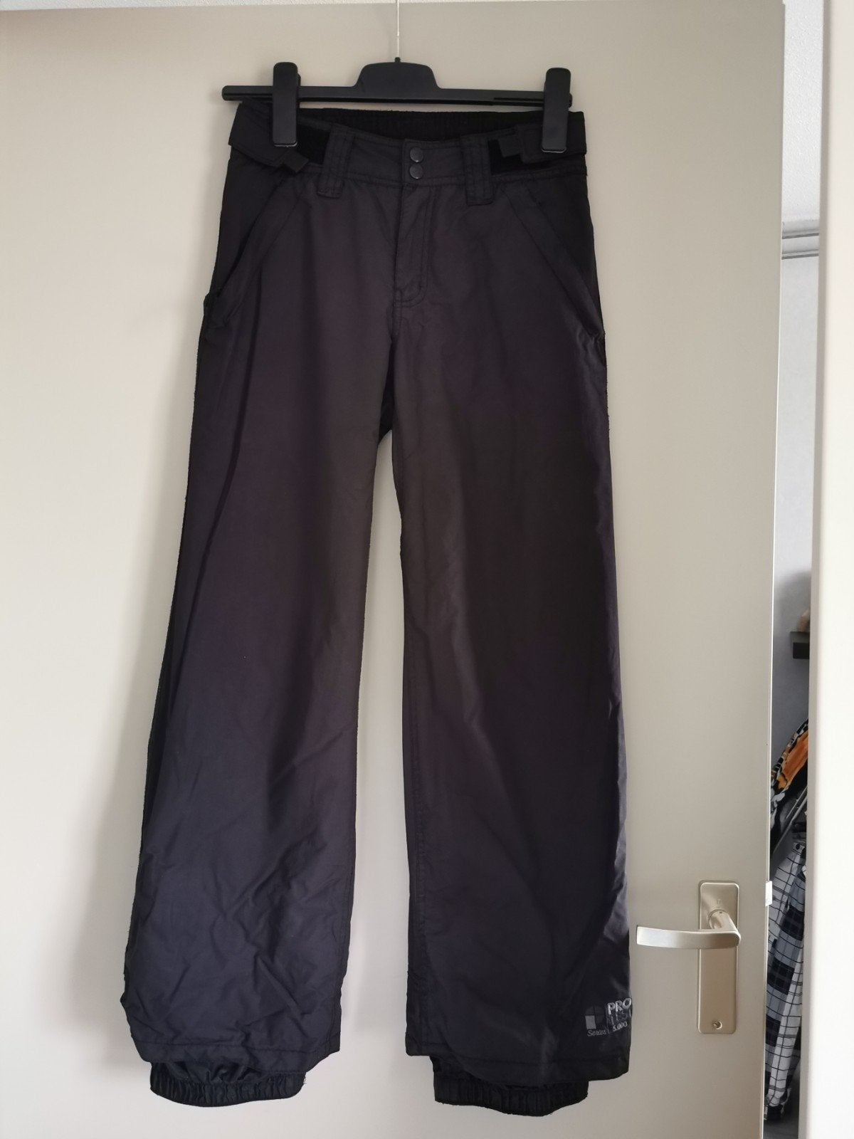 Skibroek zwart maat 152 Unisex, Ophalen, Zwart, Zo goed als nieuw, Protest