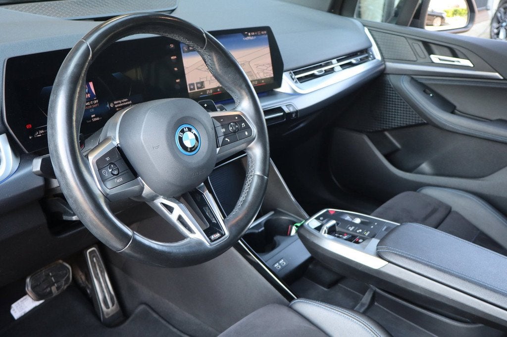 BMW 2-serie Active Tourer 225e xDrive M Sport|Automaat|Led|N, Auto's, BMW, Automaat, Gebruikt, Alcantara, Zwart