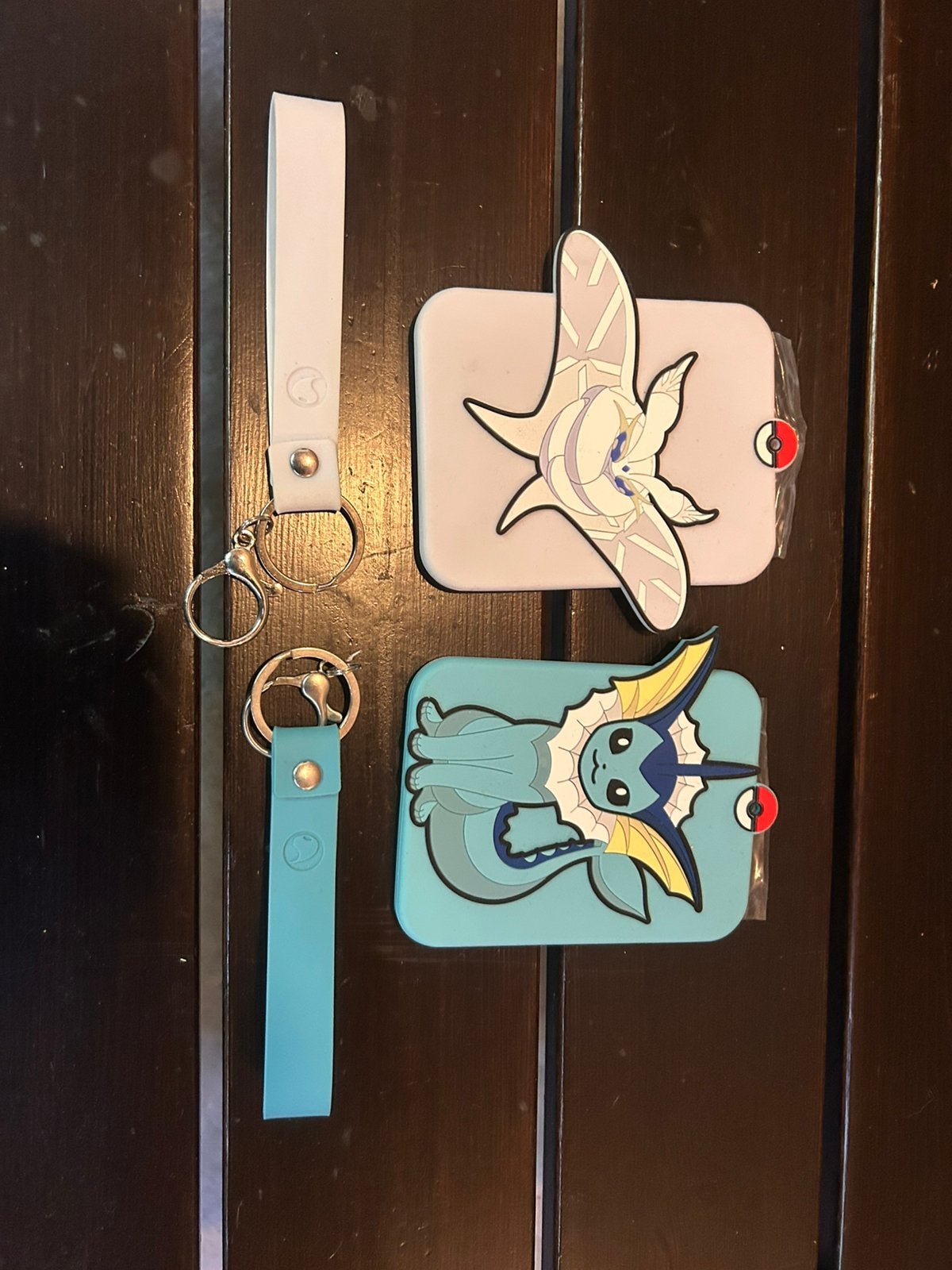 Pokémon Vaporeon & Frosmoth Card Displays + Straps, Ophalen of Verzenden, Zo goed als nieuw