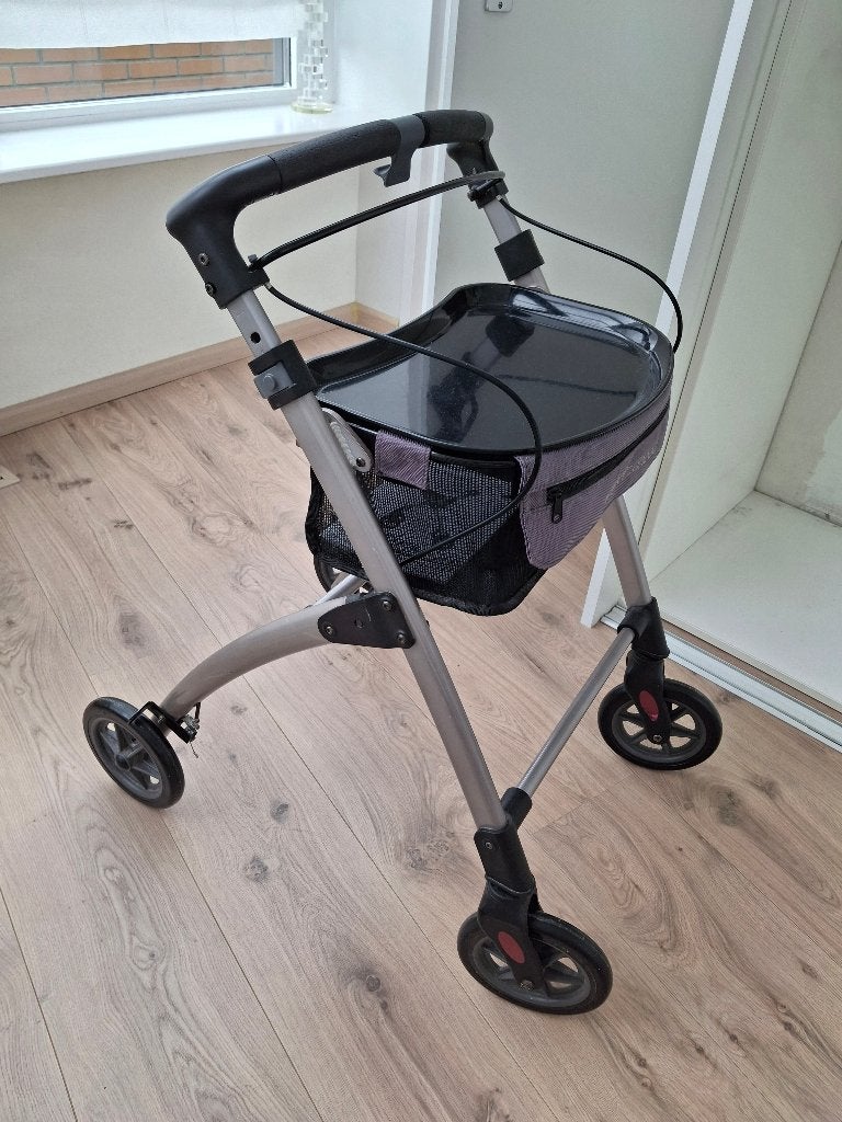 Rollator (indoor) met handig dienblad WheelzAhead, Diversen, Rollators, Ophalen, Opvouwbaar, Zo goed als nieuw