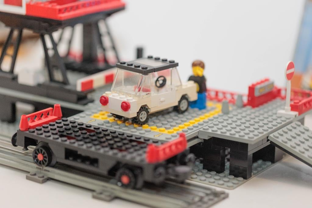 LEGO 7839 Train: 12V:Car Transport Depot, Gebruikt, Lego, Compleet, Ophalen of Verzenden