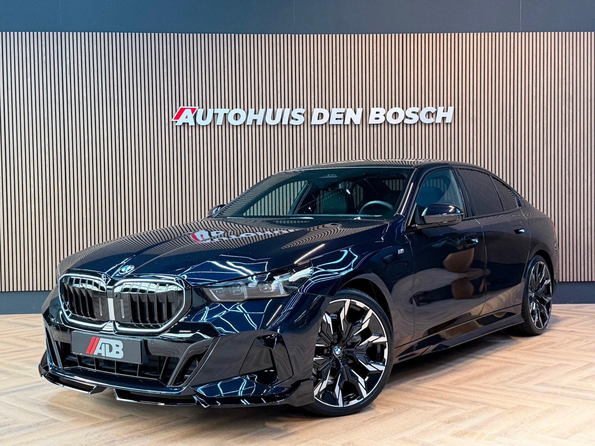 BMW 5-serie 520i M Sport Pro - Pano - Keyles - HeadUp, Auto's, BMW, Automaat, 1998 cc, Achterwielaandrijving, Gebruikt