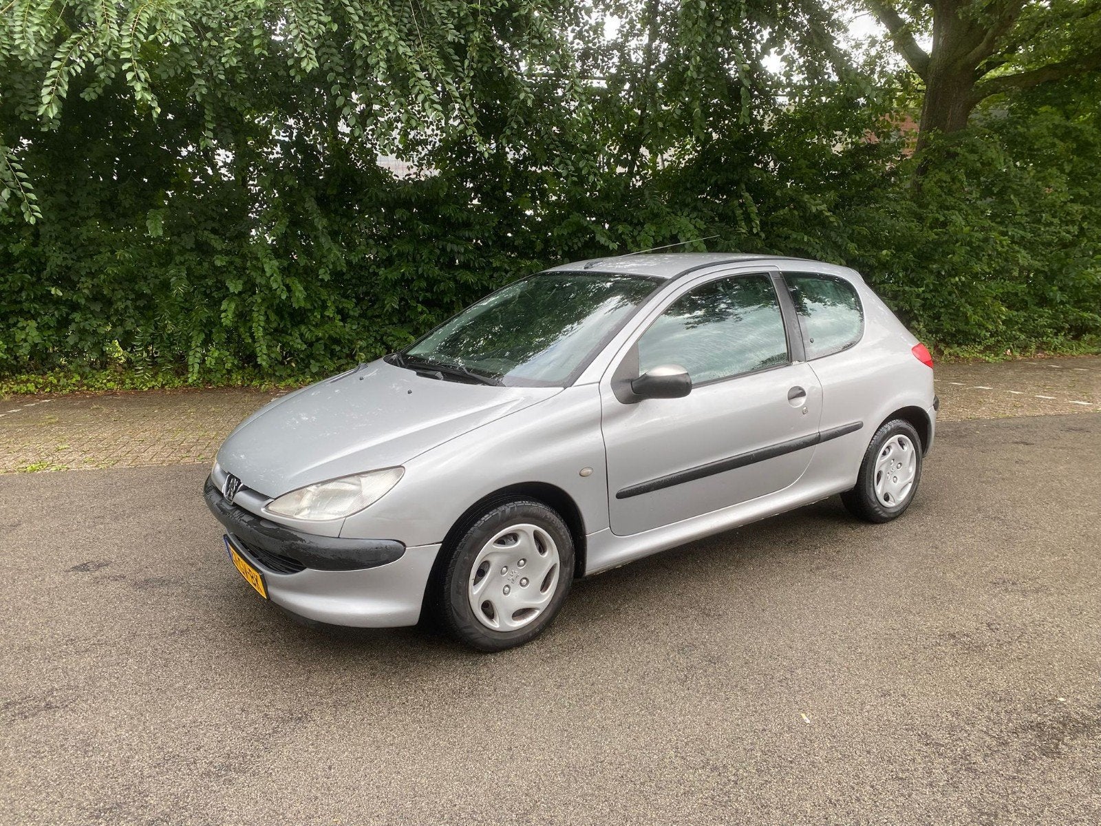 Peugeot 206 1.1 XR bj 2001 €899-, Voorwielaandrijving, 200 kg, 4 cilinders, 4 stoelen