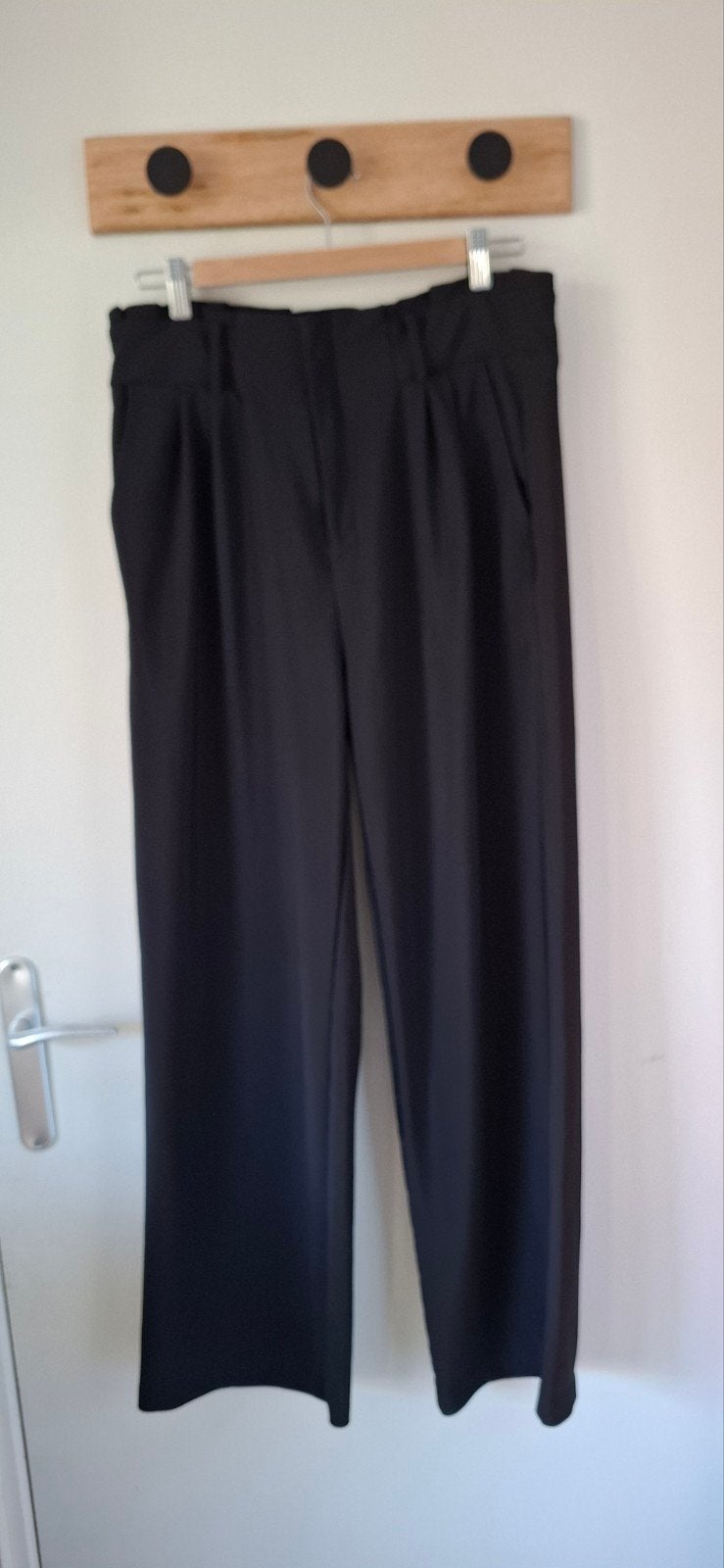 Lofty Manner Zwarte Broek - Prachtige Kwaliteit Stof 42, Maat 42/44 (L), Ophalen of Verzenden, Zo goed als nieuw, Lang