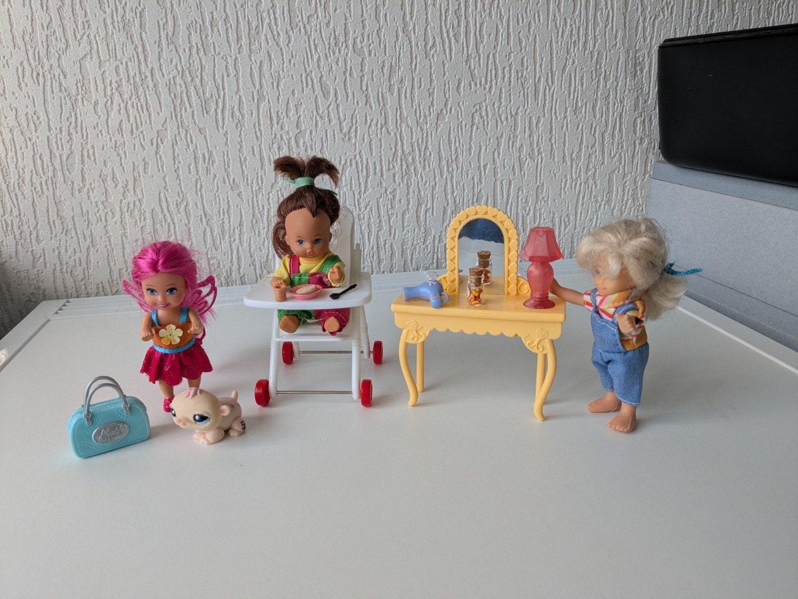 Drie popjes met verschillende attributen, Ophalen of Verzenden, Overige typen