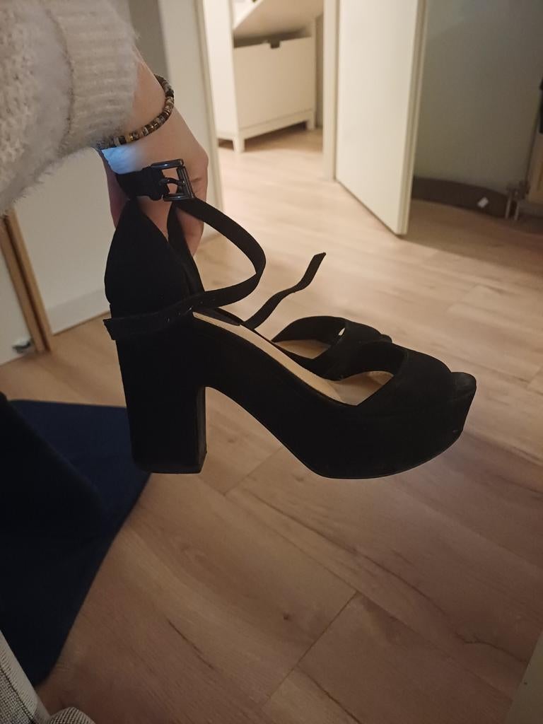 Zwarte Bershka hakken maat 37, Pumps, Verzenden, Zwart, Bershka