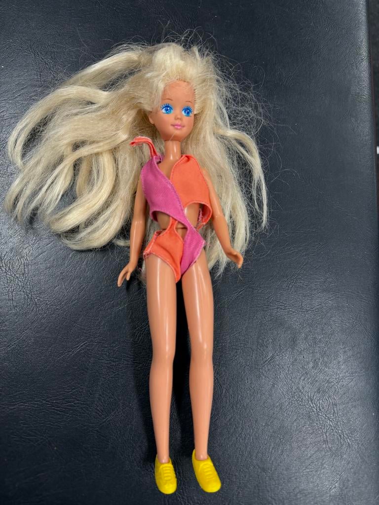 Vintage Barbie pop Mattel 1987 met badpak en schoenen, Ophalen of Verzenden, Gebruikt, Barbie