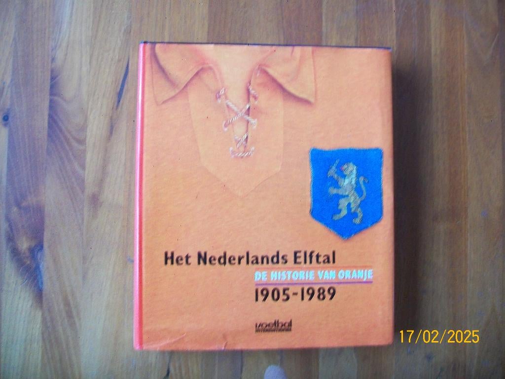 Het Nederlands Elftal - Historie van Oranje 1905 - 1989, Verzenden, Zo goed als nieuw, Overige binnenlandse clubs, Boek of Tijdschrift