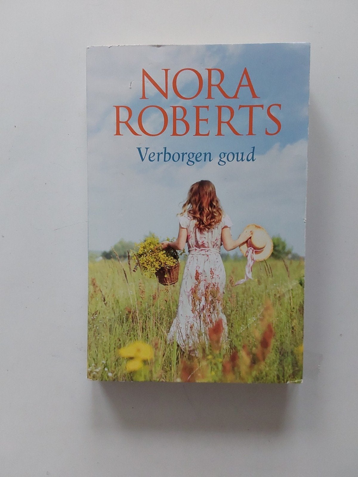 Nora Roberts : Verborgen goud, Ophalen of Verzenden, Zo goed als nieuw, Nora Roberts
