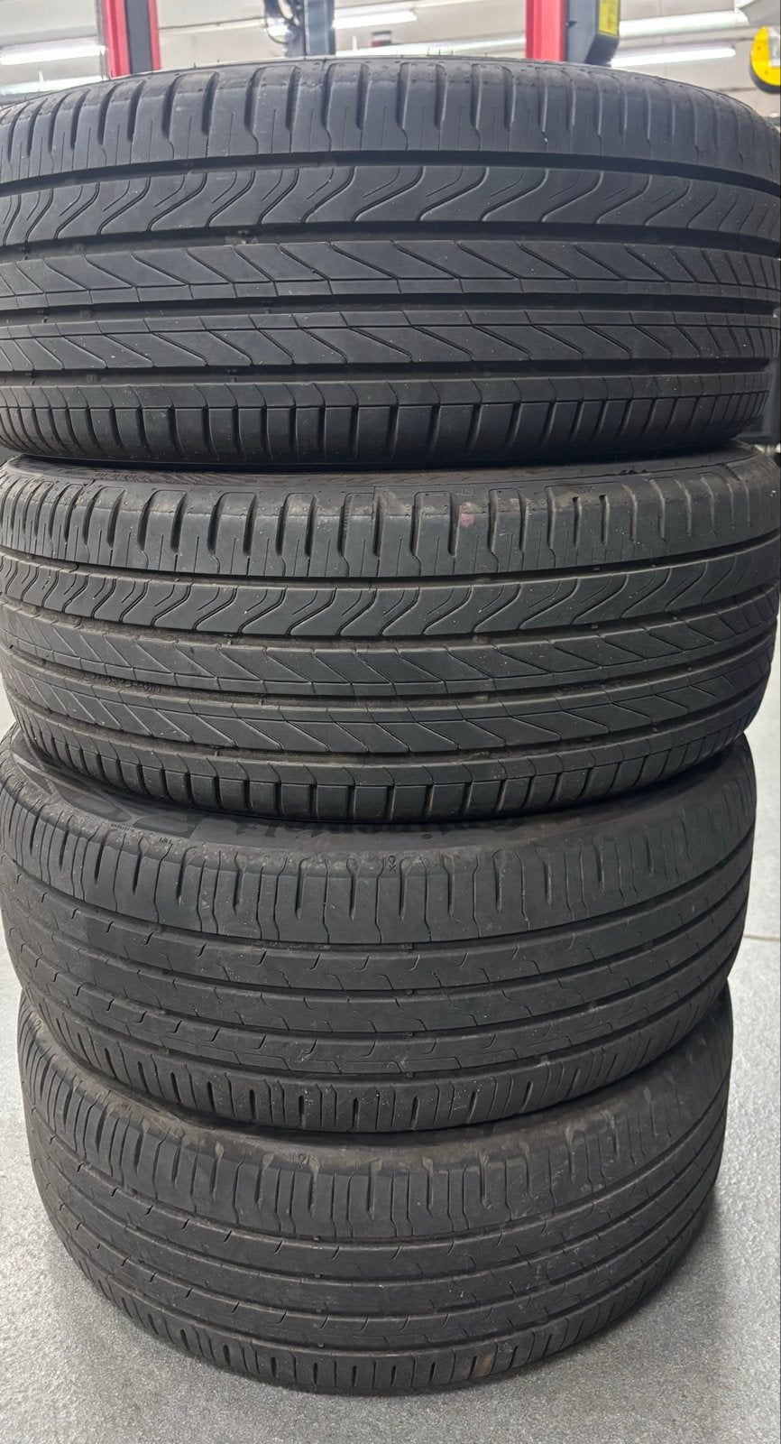 Continental UltraContact 205/45 R17  4 banden, Gebruikt, 17 inch, Band(en), Personenwagen