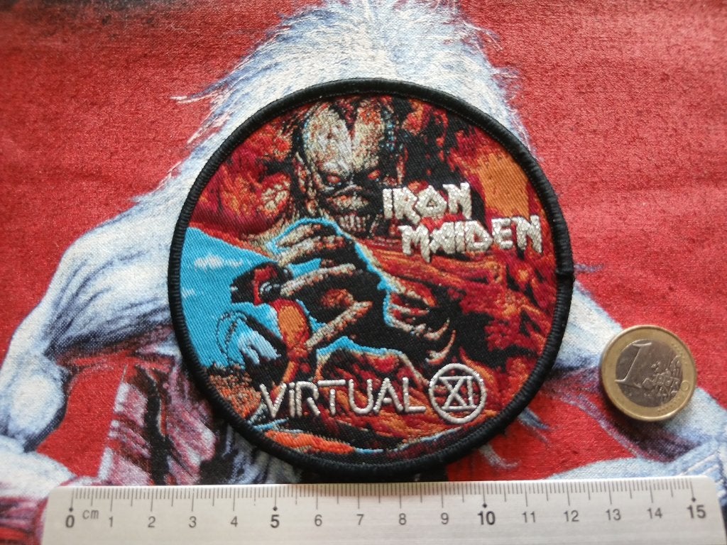 Iron Maiden mooie  Virtual XI circle limited patch 267, Verzamelen, Ophalen of Verzenden, Nieuw, Kleding