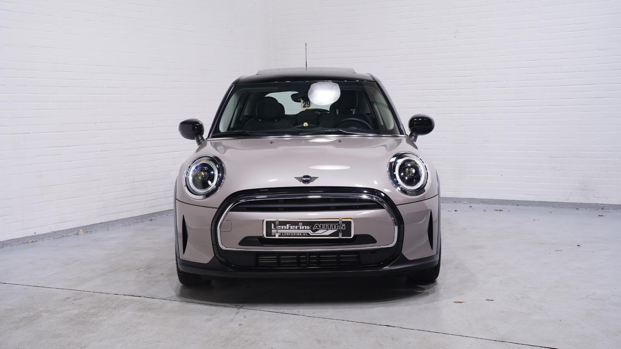 MINI 5-Deurs 1.5 Cooper Business Edition 2e Eig. NAP Clima N, Auto's, Mini, 136 pk, Gebruikt, Leder en Stof, Origineel Nederlands