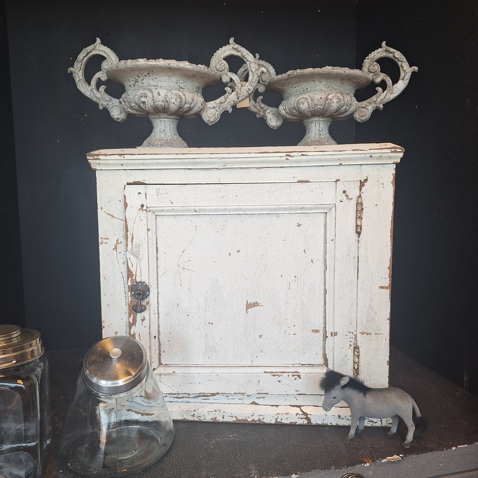 Sleets shabby chic paneelkastje, Ophalen