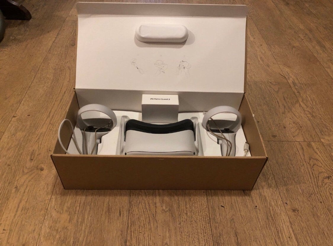 Meta Quest 2 VR-bril met orginele/bobovr strap en controller, VR-bril, Ophalen of Verzenden, Zo goed als nieuw, Overige platformen