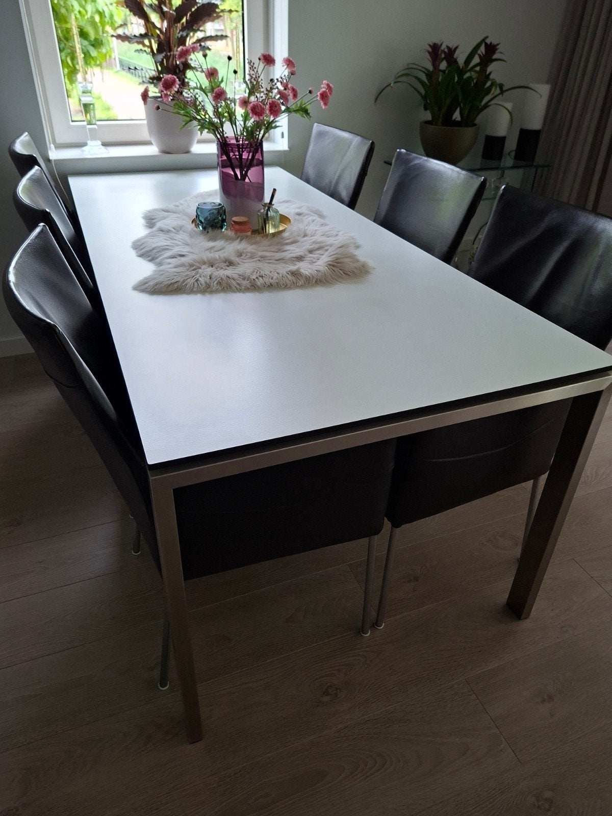Moderne eettafel met 6 leren stoelen - Z.G.A.N., Ophalen, 50 tot 100 cm, Zo goed als nieuw, Vijf personen of meer