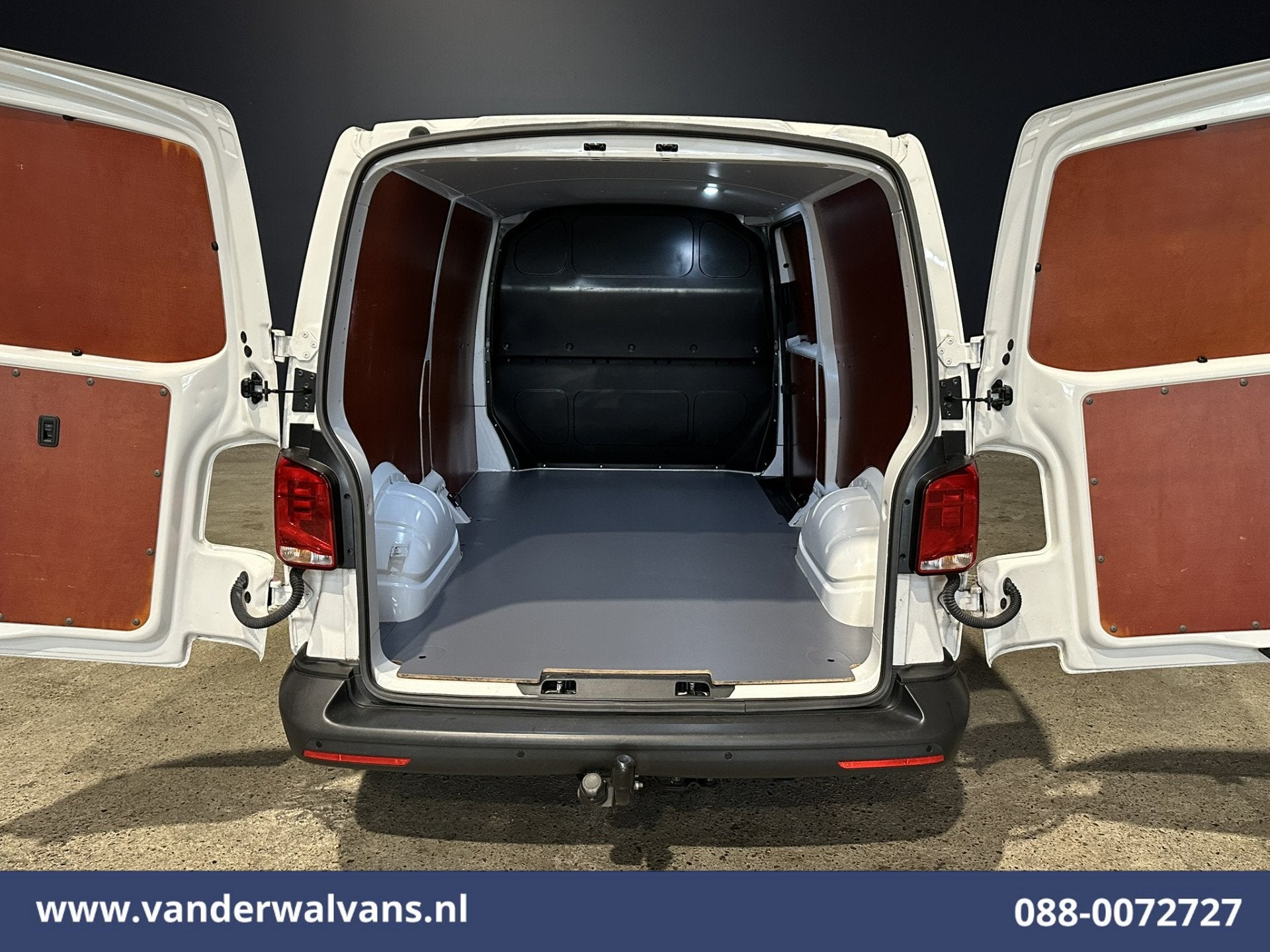 Volkswagen Transporter 2.0 TDI L2H1 Euro6 Airco | Navigatie, Stof, Gebruikt, 4 cilinders, Volkswagen