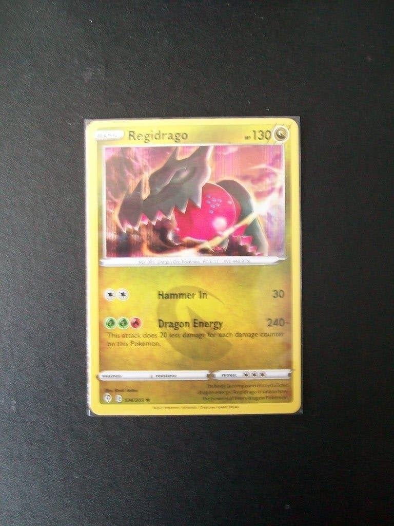 3371: Nieuwe Pokemon Kaart HOLO RARE REGIDRAGO hp130 124/203, Verzenden, Nieuw, Losse kaart, Foil