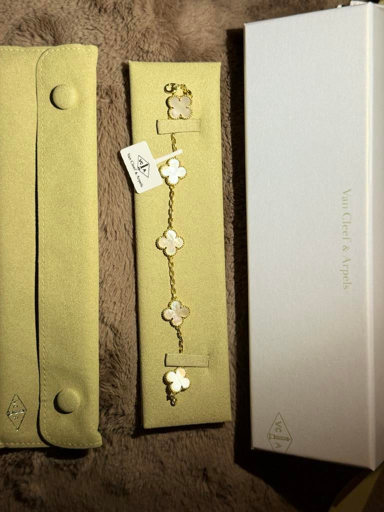 Van Cleef & Arpels stijl klaverarmband met luxe doos, Ophalen of Verzenden, Nieuw, Goud, Overige materialen
